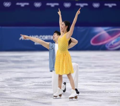 0.22分之差，王诗玥柳鑫宇离别冬奥