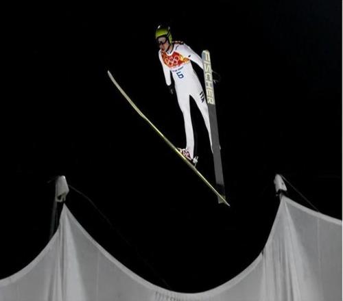 冬奥会前，男性运动员向下体打针玻尿酸