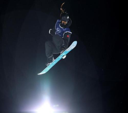 追平前史最佳战绩!19岁新星张小楠在冬奥找到更多自傲