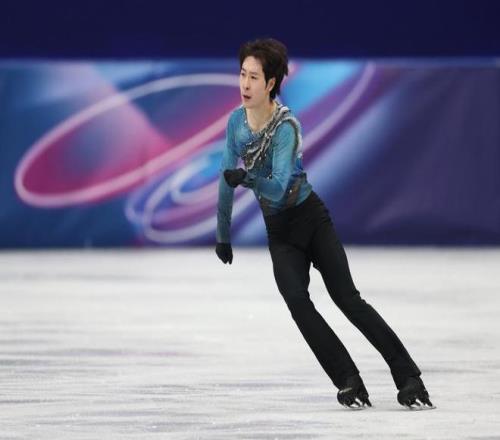 体坛联播金博洋晋级花滑男单自在滑，郑钦文复出斩获连胜