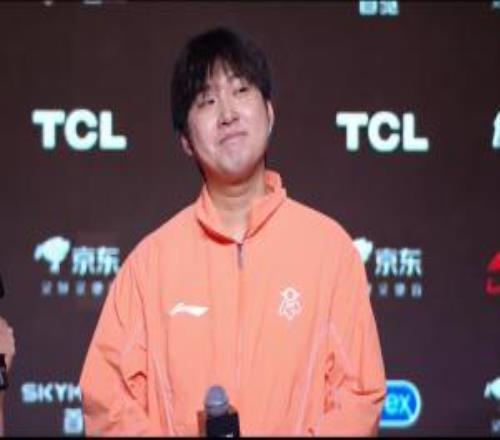 OMG上单Hery赛后采访期间心情失控：眼含热泪，多个问题无法回答