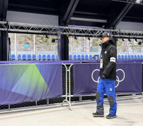 在雪橇的世界坐标中，听见我国的声响