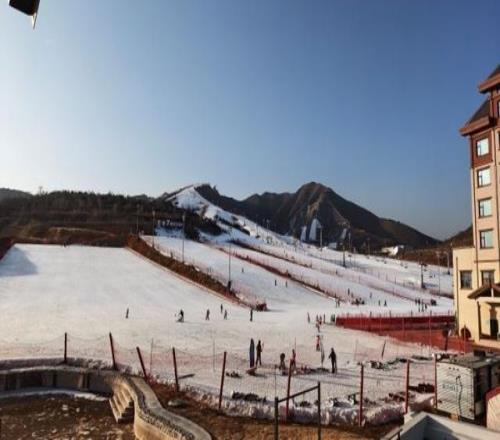 冰雪困局查询：暖冬承压、赛道分解，冬奥光环渐退后路向何方